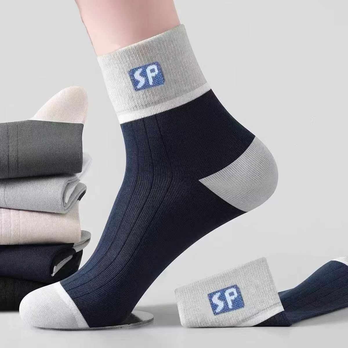 

1/5 Pairs Sports Men Socks Breathable and Comfortable Letter Boat Socks Ins Fashion Sweat-absorbing Short Socks for Men