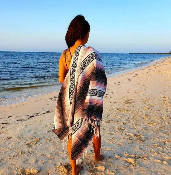 Ethnic Mexican Style Geometric Tassel Picnic Blanket Towel Tassels Throw Rug Mexican Style Tablecloth Hanging Tapestry for Sofa
