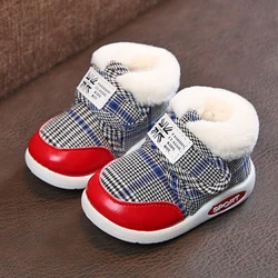 Stivali da neve per bambini inverno neonati scarpe calde Toddler Girls Plus Furry addensare scarpe Outdoor 0-5 anni scarpe in cotone per bambini