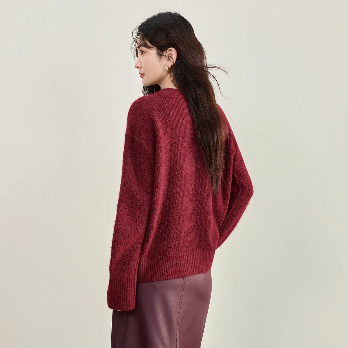 SENTUBILA المرأة رداء علوي من الصوف البلوز 2025 الخريف ركاب اليدوية حجر الراين س الرقبة فضفاضة خفيفة الوزن محبوك W53EE3375