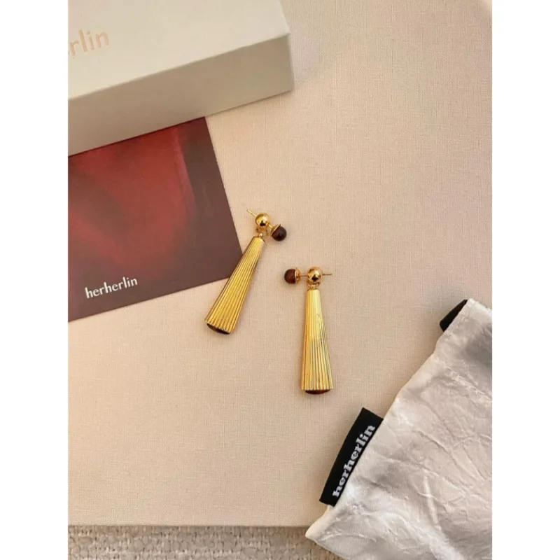 

Классический новый продукт высшего качества, модный подарок на годовщину 2025 года, известный бренд, вечерние серьги с красным тигровым глазом и камнем, современные серьги с веером