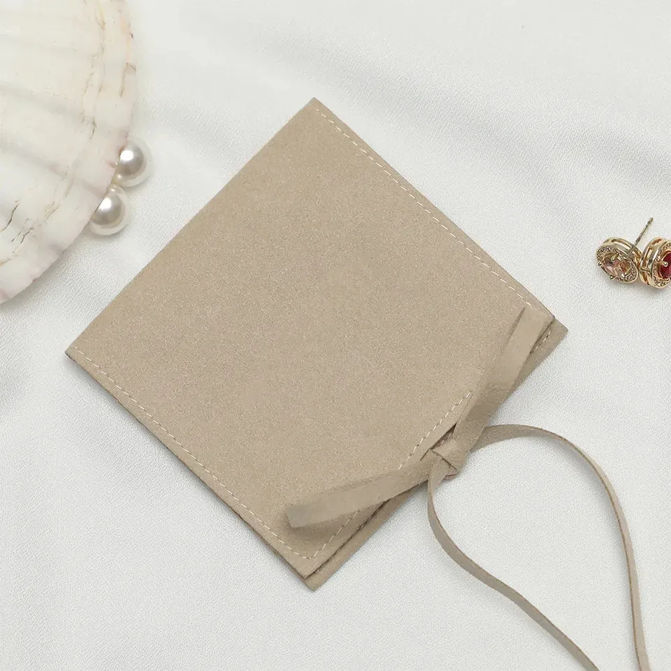 Microfiber Jewelry Gift Bags 8x8cm Mini Size Cream Velvet Organizer Packaging For Rings Earrings Tarot Card Wedding Favors Bulk