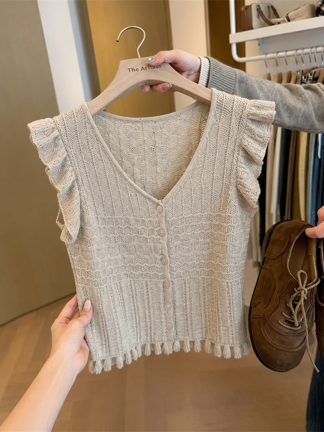 

Summer 2026 Ice Silk V-Neck Single Button Knitted Top Fashionable Casual Flying Sleeve Knitwear Korean Style Straight Cut