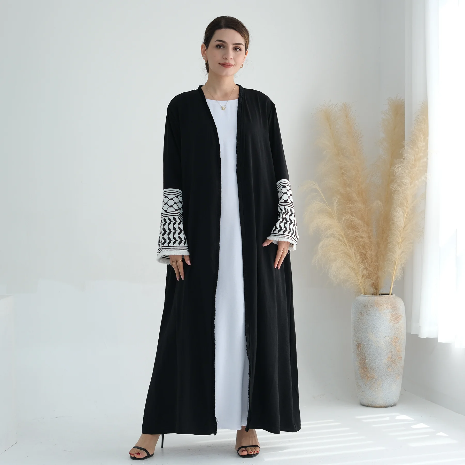 2024 Trend Abaya palestinese Abaya kufiyah Design ricamo Cardigan donna abbigliamento islamico abiti nappa di alta qualità nero