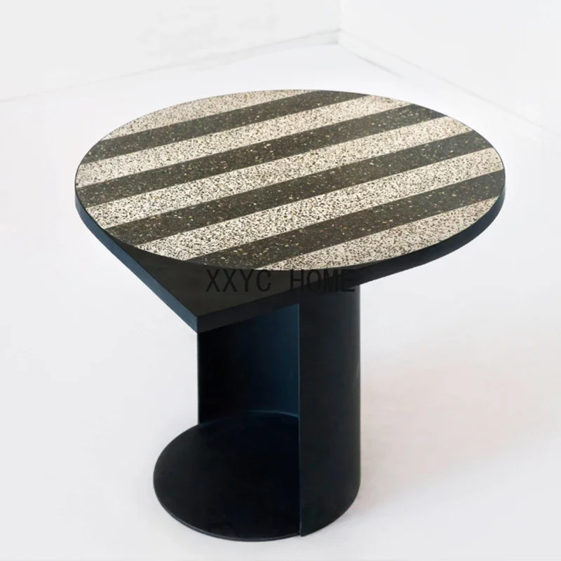 

Moderne Eenvoudige Kleuraanpassing Terrazzo Eettafel Creatieve Persoonlijkheid Vormige Vergadertafel Receptie Tafel