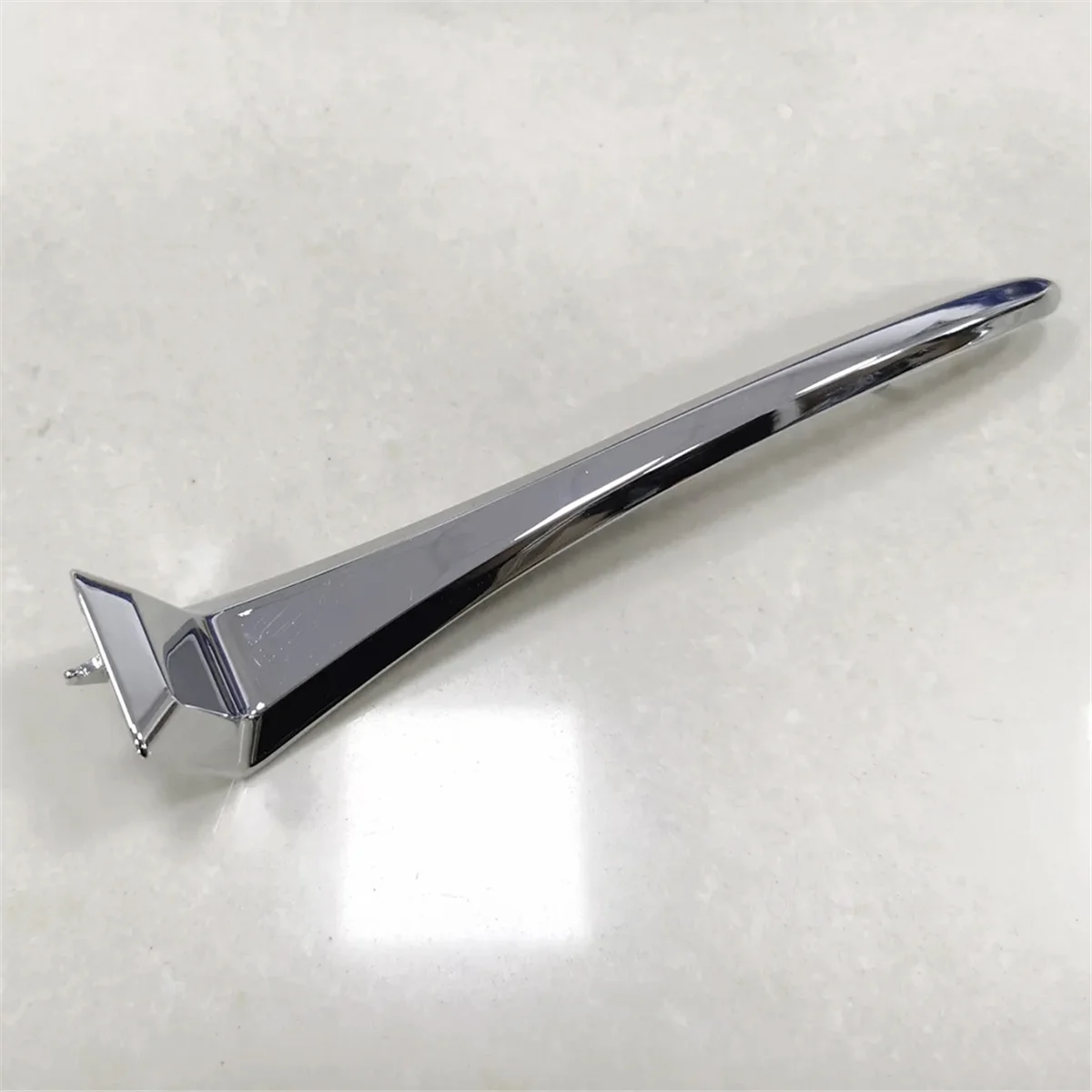 

T61c_Motorcycle Nacelle Spear Top Headlight Cover Trim Fit for Harley Road King FLHR