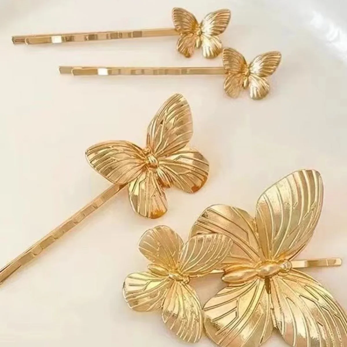 4pcs Gold Butterfly Headdress Advanced French Elegance Retro Simple Bangs Clip 3-dimensional Hair Clip Sweet Hair Accessories