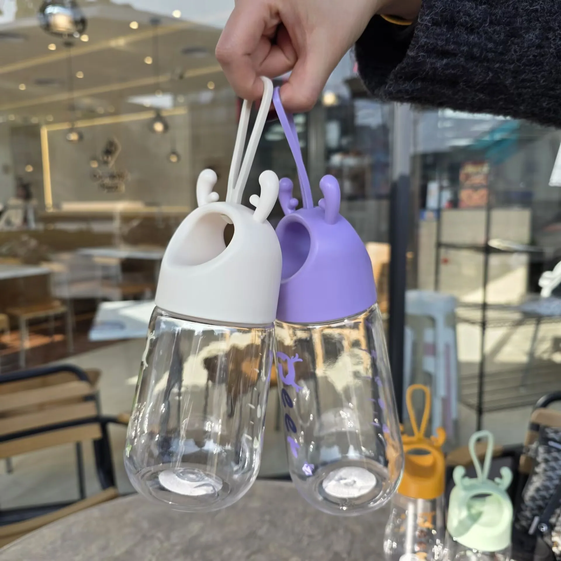 2026 hot Popular plastic water cup creative portable children's shake cup handle student internet celebrity cartoon