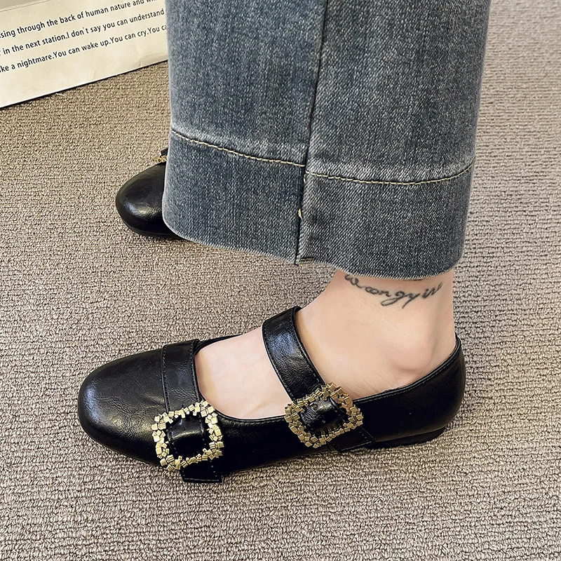

Flats Women Casual Sneakers Summer 2025 New Designer Soft Leather Sport Shoes Woman Ballet Dancing Shoe Crystal Buckle Sandalias