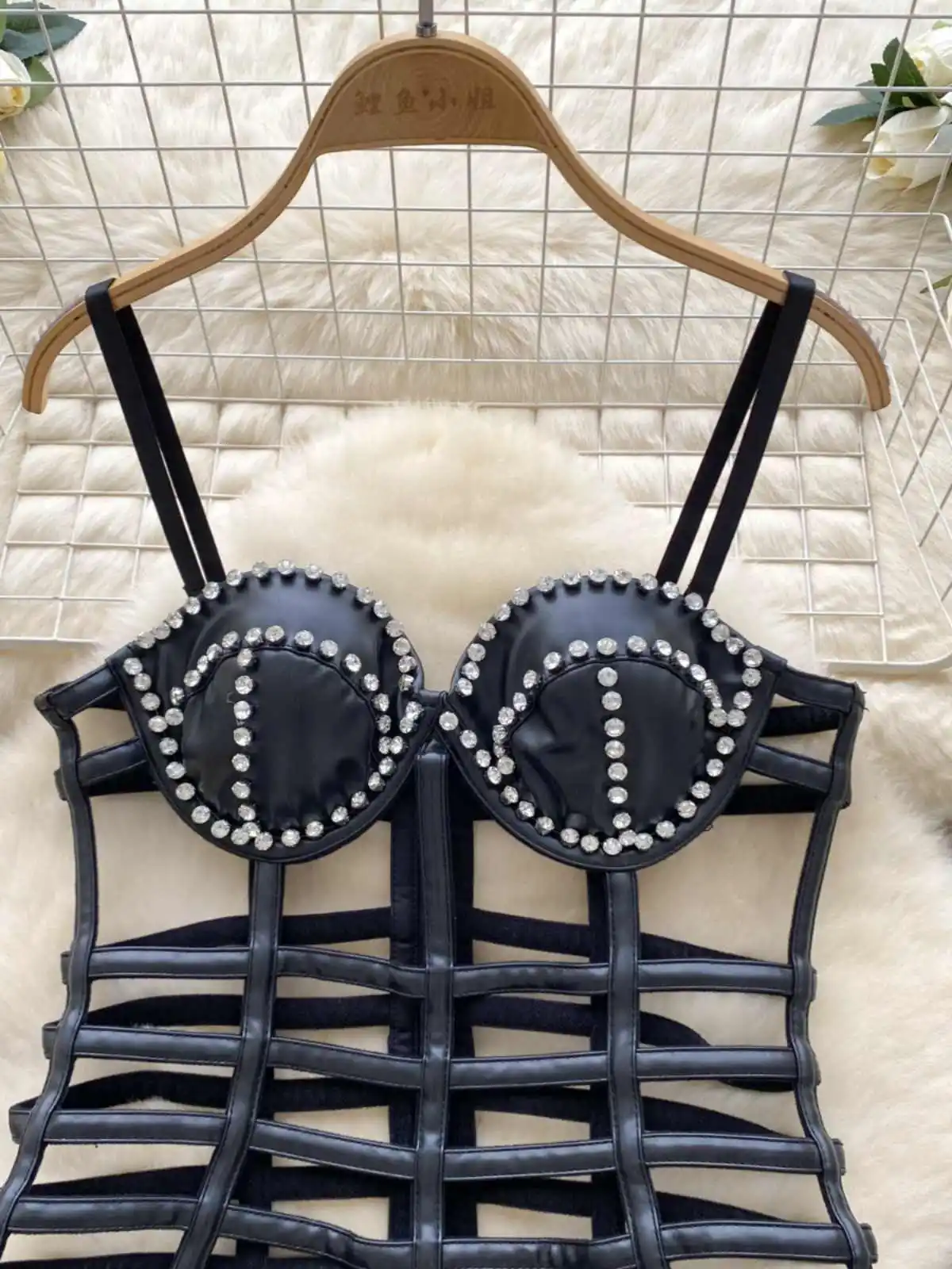 Abito da donna aderente in pelle gotica nera Mini abito vintage senza maniche scavato Y2k Abiti interi anni 2000 Abiti coquette