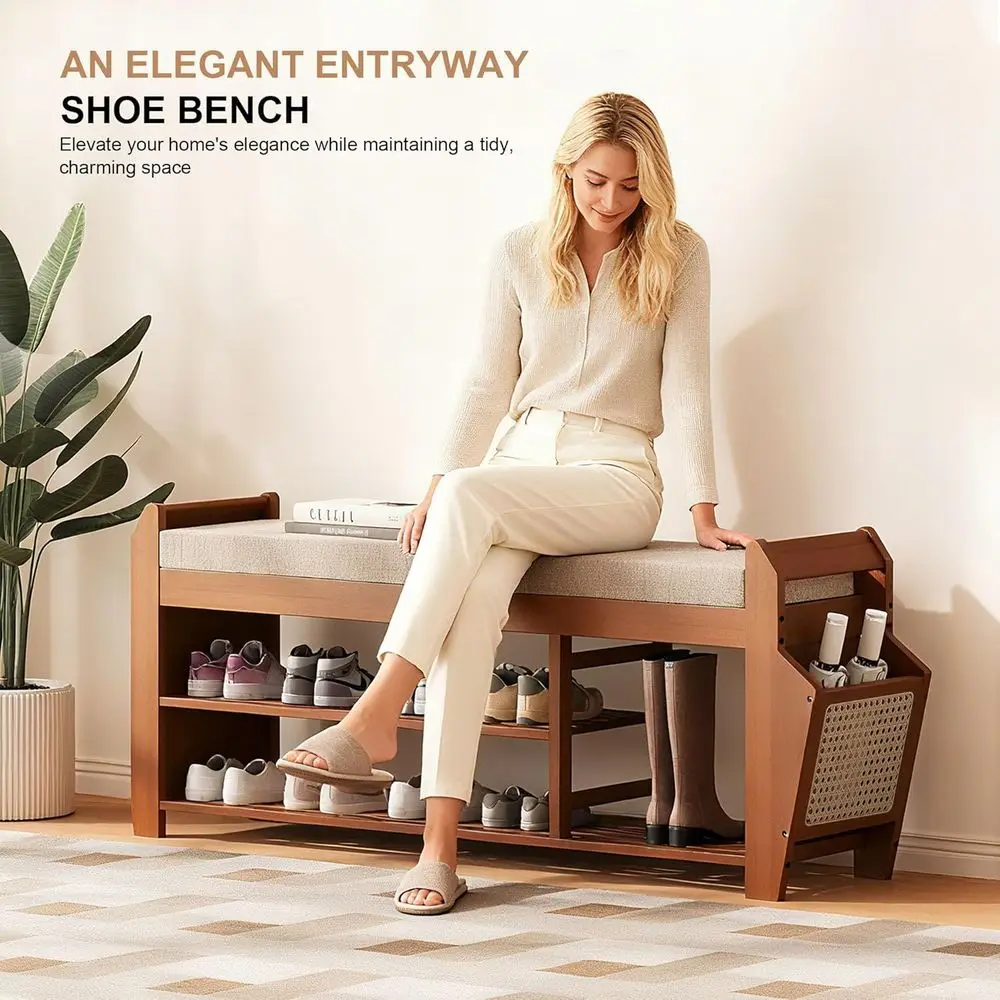 ชั้นวางรองเท้าไม้ไผ่ 3 ชั้น พร้อมเบาะหนานุ่ม ฝาพับเก็บได้ และช่องเก็บของด้านข้าง รับน้ำหนักได้ถึง 550 ปอนด์ เหมาะสำหรับทางเข้าบ้าน ห้องนั่งเล่น และห้องนอน