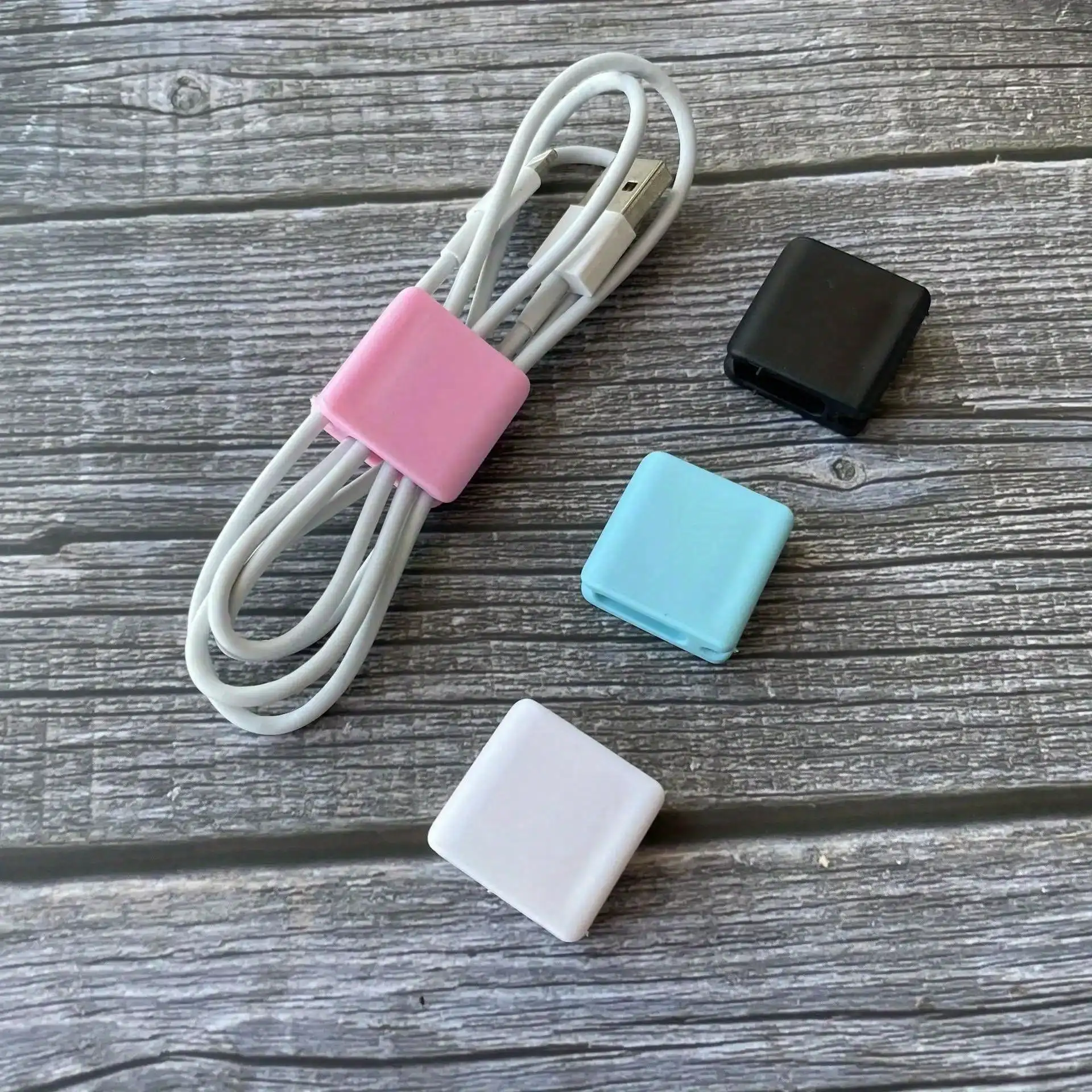 

4PCS Universal Cable Wire Storage Clip Desk Tidy Organizer Cable Winder Portable Wired Earphone Data Cord Storage Buckle Clip