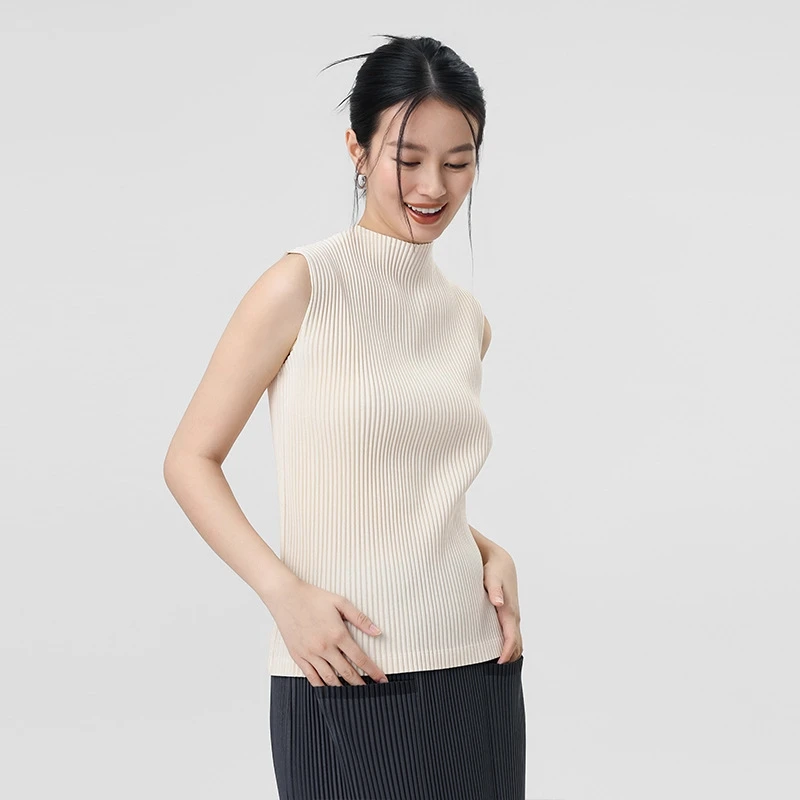 Top Miyake plisado color crema con cuello simulado, sin mangas, oversize, transpirable, elástico, informal, de verano, para mujer, estilo streetwear.