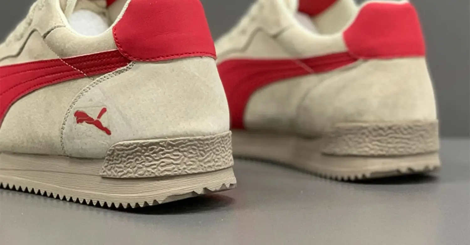 Herren-Sneaker in Beige und Rot, Retro-Design, Obermaterial aus Wildleder, Schnürung, leicht, flache Sohle, Freizeit- und Alltagsschuhe, klassisches, trendiges Streetwear-Modell. – Detail 7