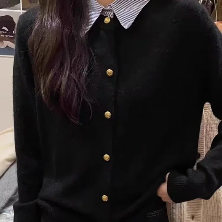 เสื้อคาร์ดิแกนถักแบบเปิด ทรงเข้ารูป ไซส์เล็ก แต่งปกเสื้อเชิ้ตสีเทา ตัดต่อแบบสองชิ้นในตัวเดียว