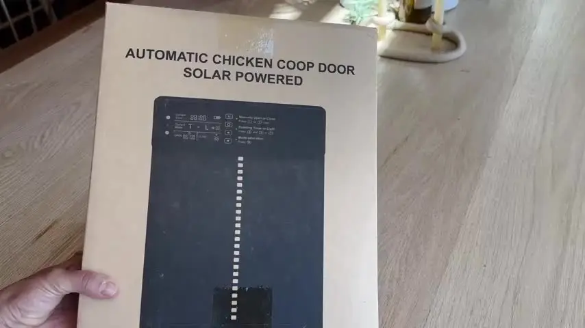 Solar Automatic Chicken Coop Door with LCD Screen, Light Sensor/ Timer/ Remote Control Auto Chicken Doors Anti Pinch Waterproof