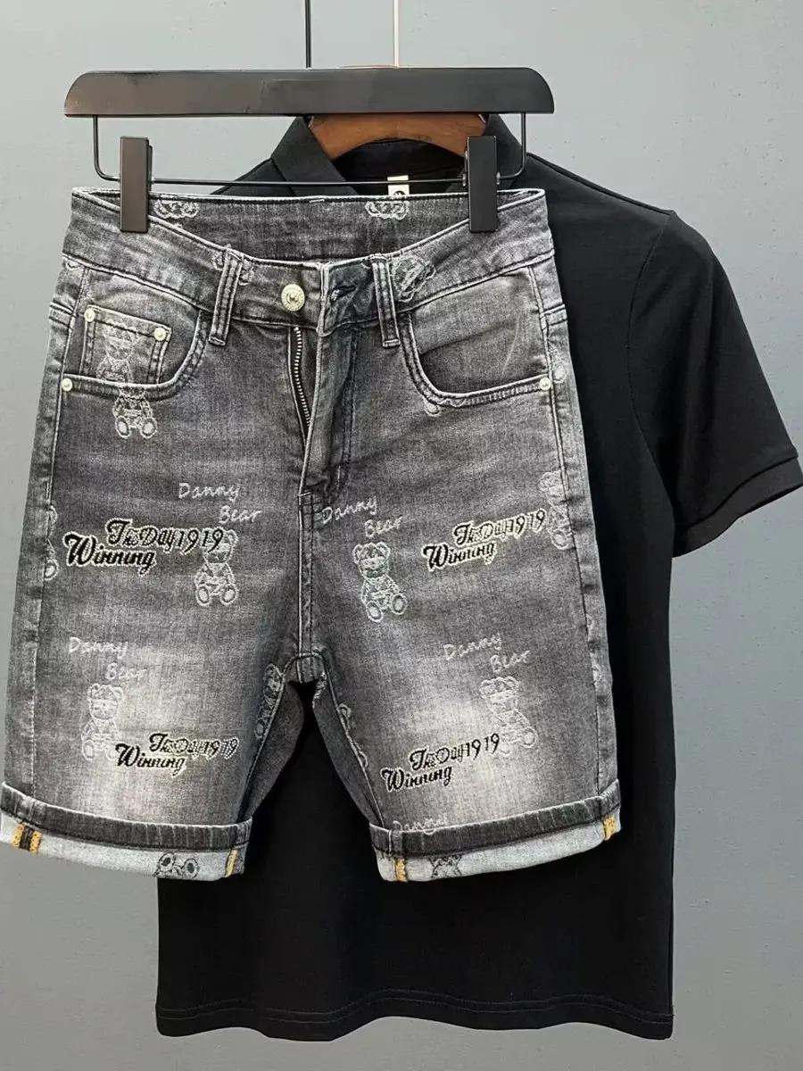 

Мужские джинсовые шорты с мультяшным принтом, облегающие, с эластичным поясом, длиной до колена, летние, новые, молодежные, износостойкие