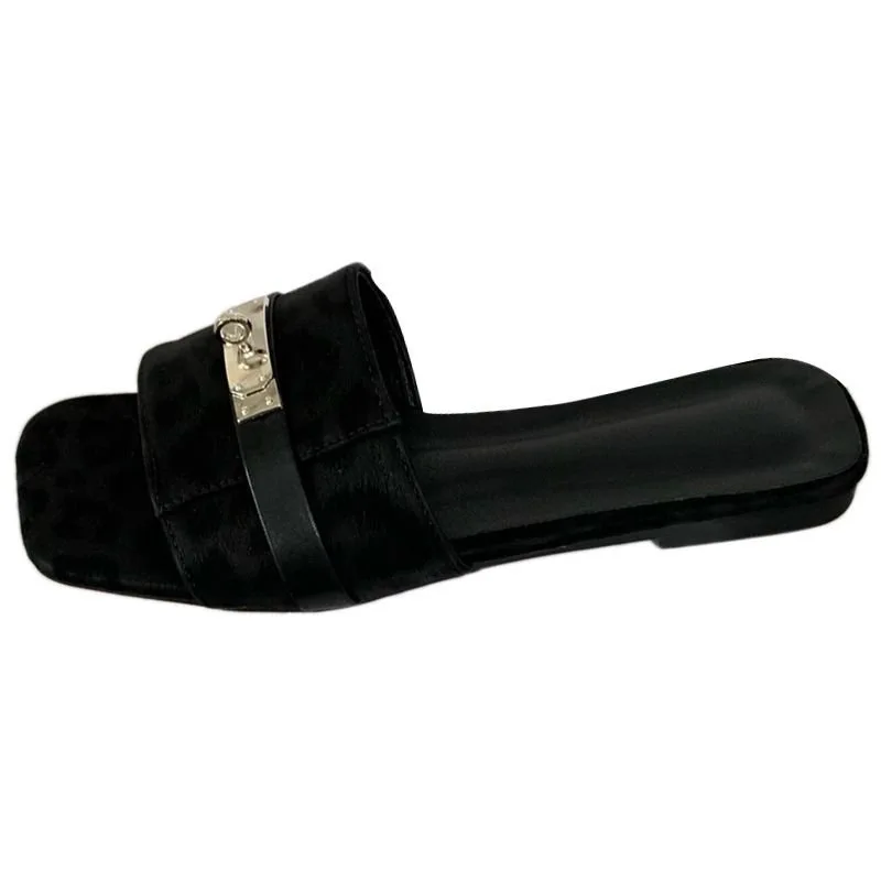 2026 New Summer Women's Metal Lock Flat Slide Sandals Retro Fashion Slimming Non Slip Daily Open Toe Slippers view 6