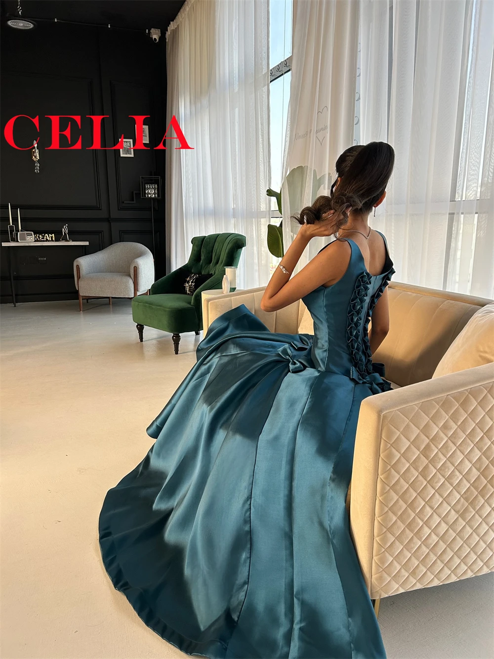 

Customized Sparkly Satin Evening Dresses Exquisite Strapless Sleeveless Homecoming Dresses Fashion Bow Special Occasion Gowns