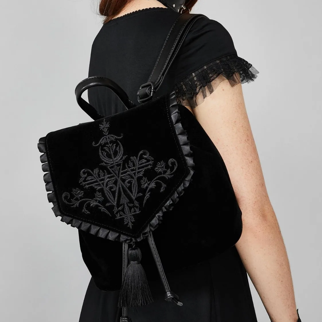 

Темный стиль Харадзюку, ведьма, готическая волшебная вышивка, черный бархатный рюкзак, женский рюкзак в стиле панк-рок, тренд