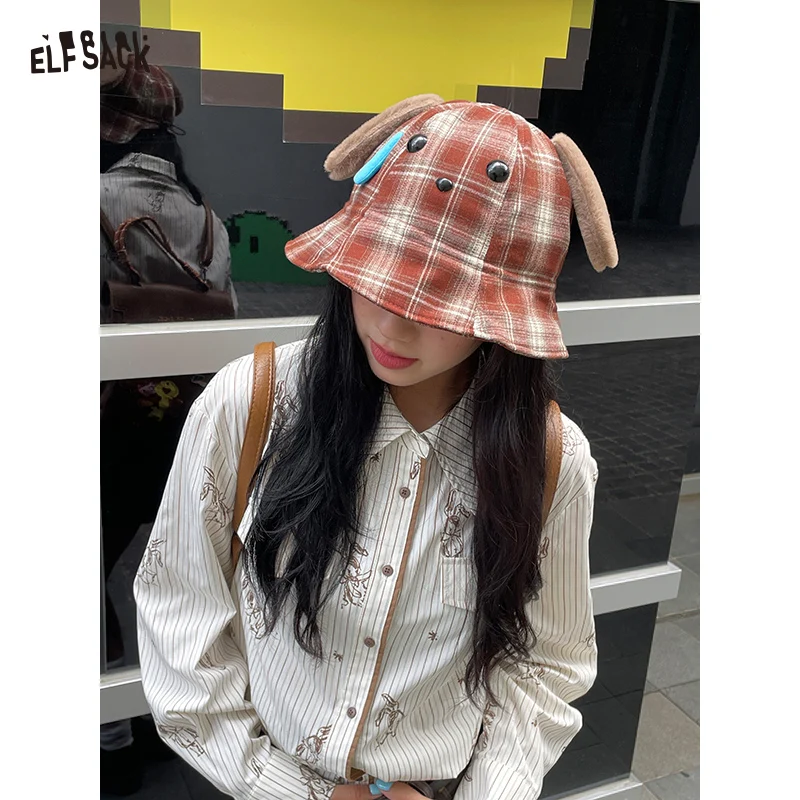 ELFSACK 2025 Autumn New Arrivals Casual Stamp 3D Embroidery Loose Fit Round Neck Sweater For Woman