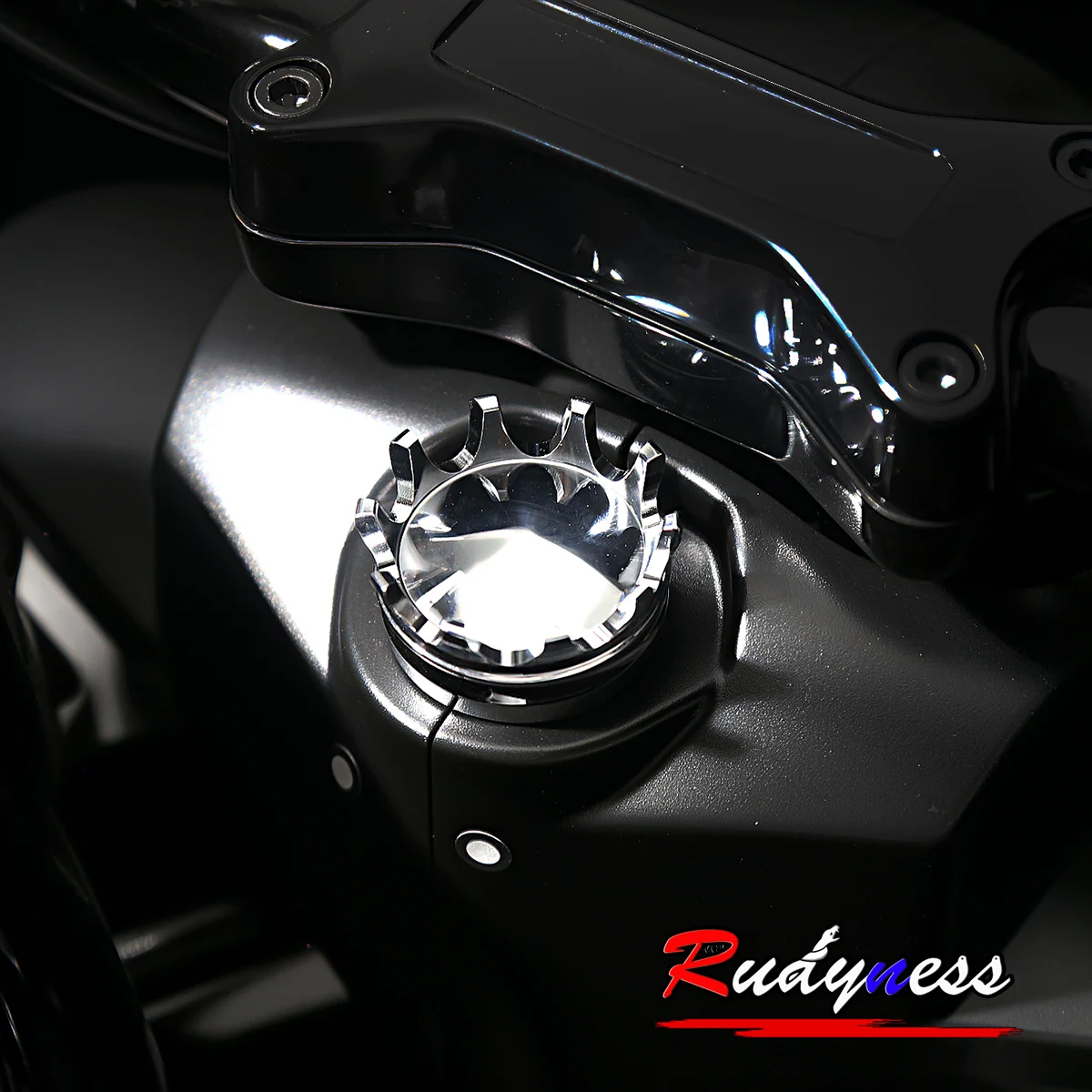 2024 غطاء على شكل تاج قفل شوكة الدراجة النارية لدراجة Harley Touring Street Road Glide 2025 2026