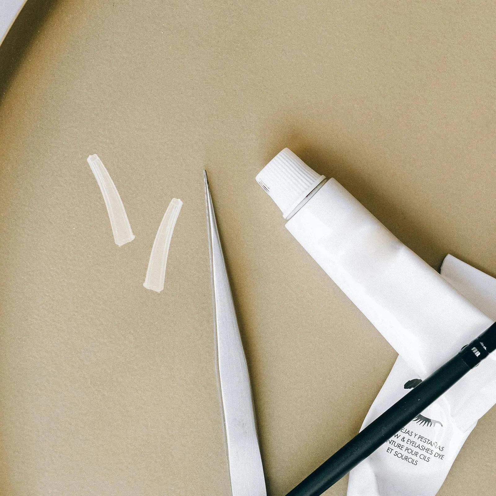 

100 шт. прозрачных защитных накладок на кончики пинцетов, нескользящие чехлы для пинцетов для наращивания ресниц и бровей