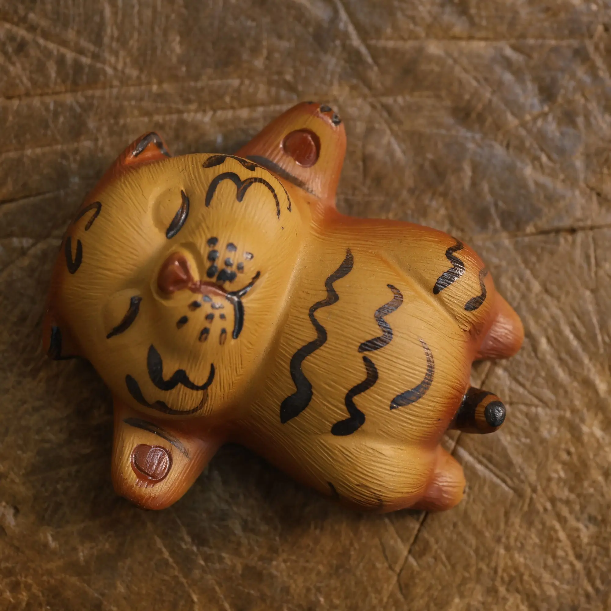 Yixing Zisha Clay Tea Pet Lying Tiger Figurine Cute Zodiac Tiger Handmade Ornament For Table Decoration