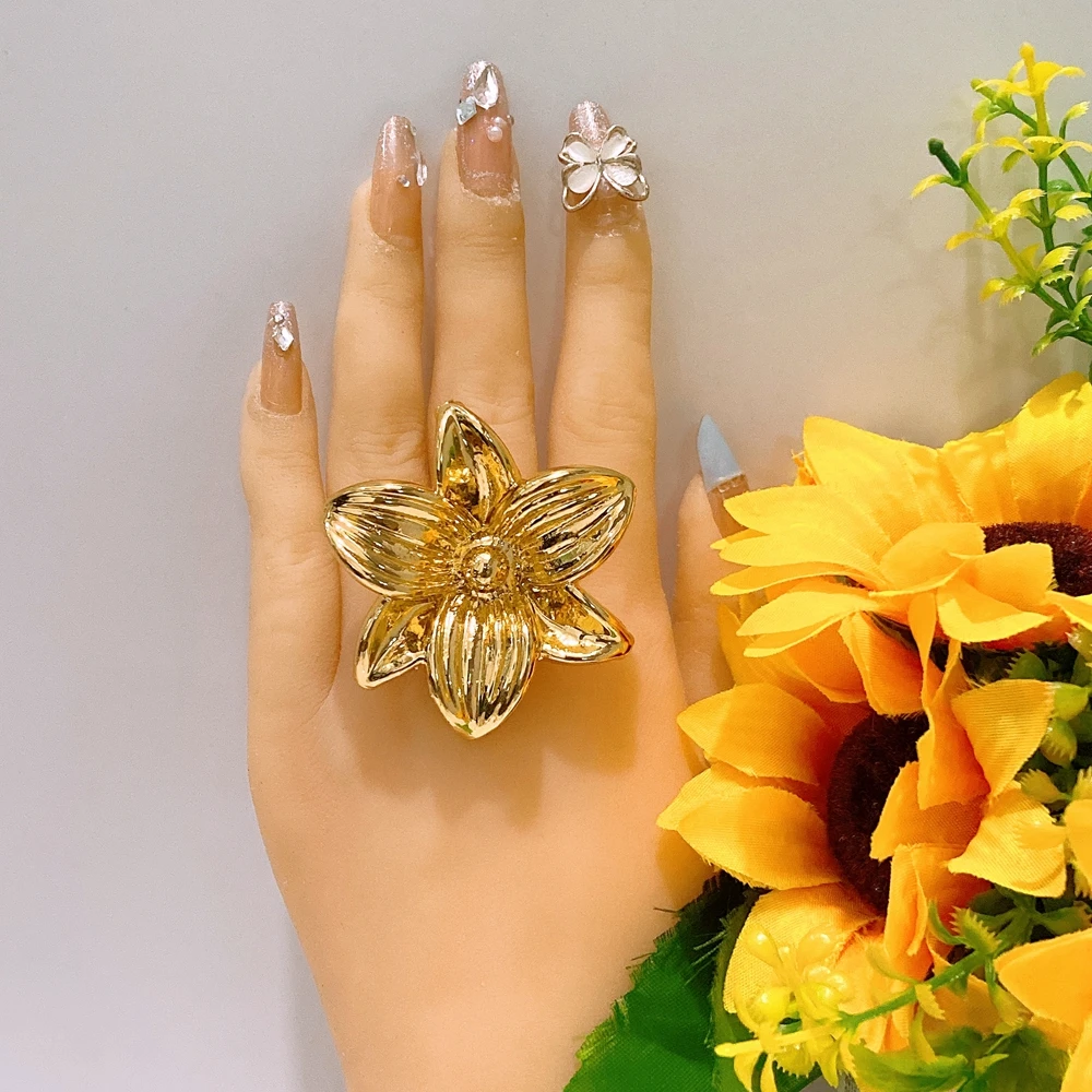 Luxury 3D Star Flower Gold Plated Ring Ribbed Petal Chunky Wide Shank Statement Adjustable Finger Ring