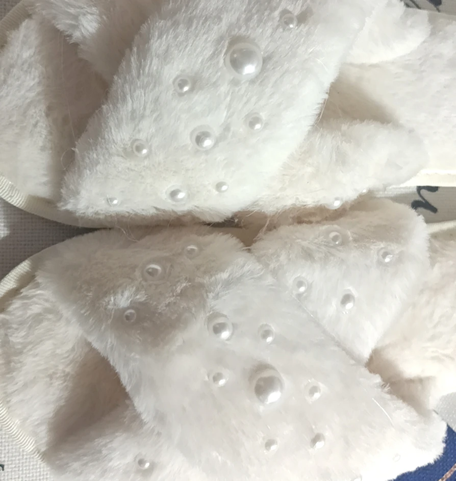 Bride Slippers Pearl Slippers for Wedding Women Fuzzy Soft Bridesmaid  for Wedding Bachelorette Party Supplies