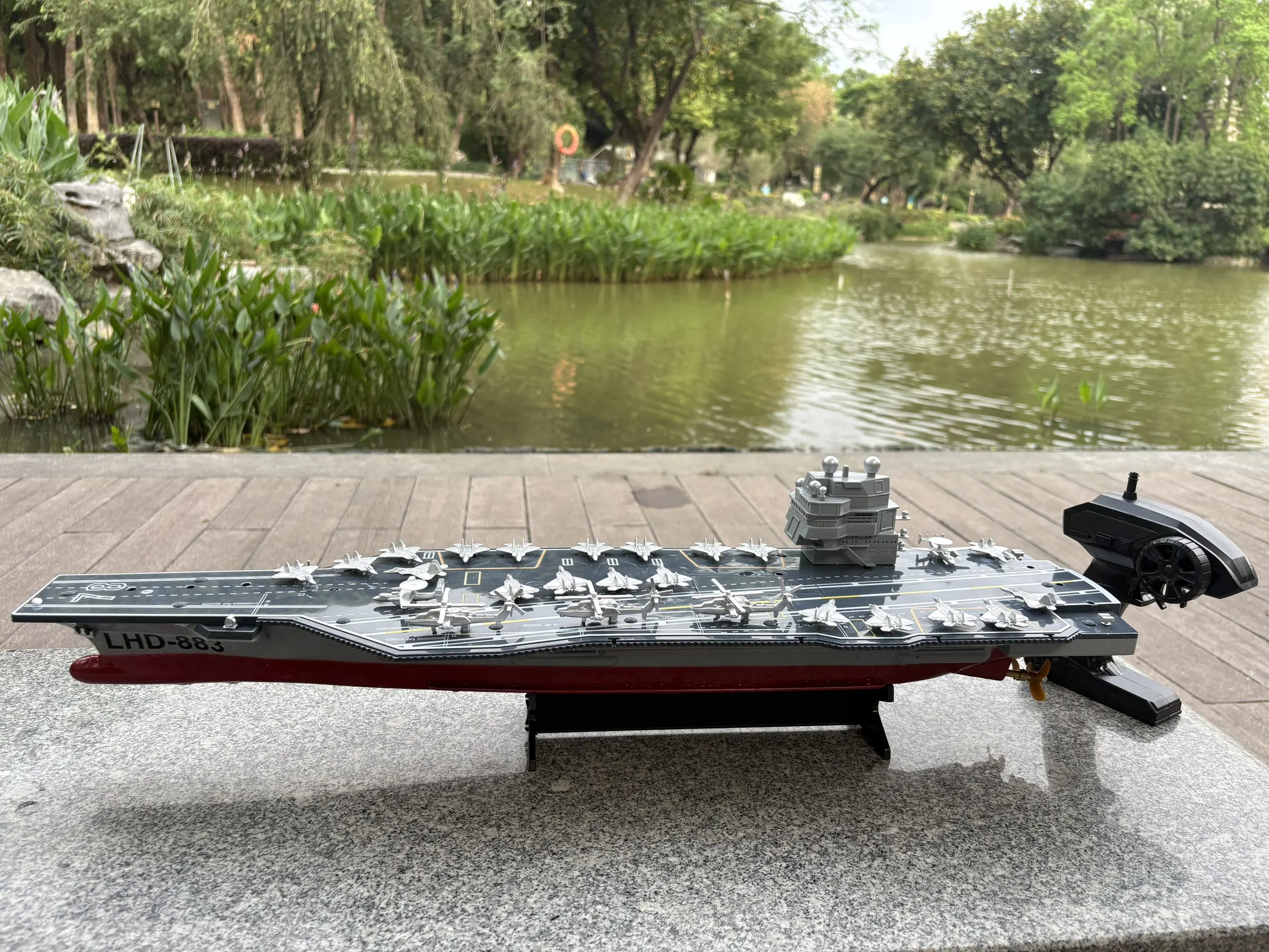 Remote Controlled Aircraft Carrier Ship 2026 Super Large 70CM Simulation Aircraft Carrier Remote Controlled Large Military Ship