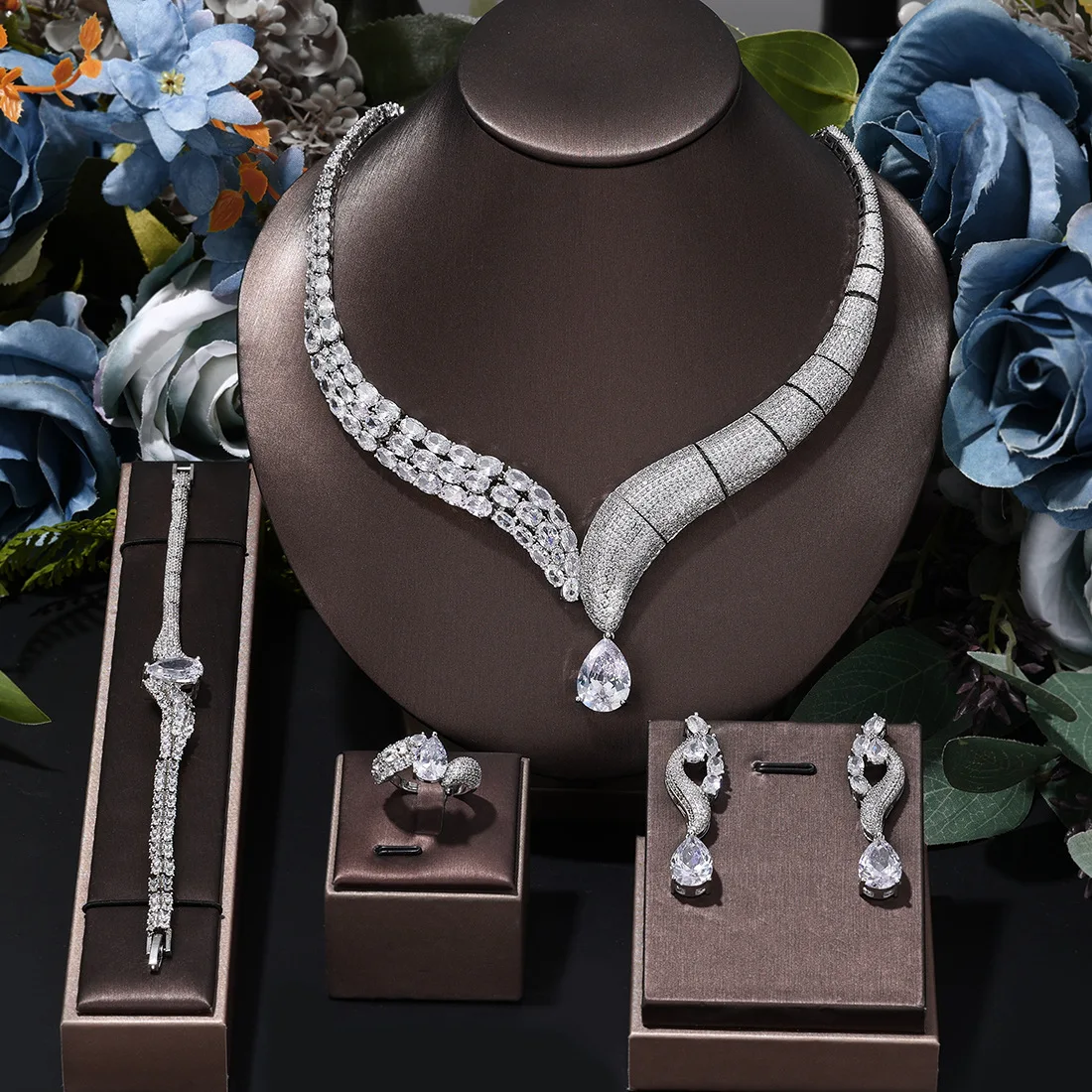 Fashion Full Zircon Bridal Jewelry Set 4Pcs Copper Micro Inlaid Necklace Earrings Bracelet Ring Wedding Women Christmas Gift