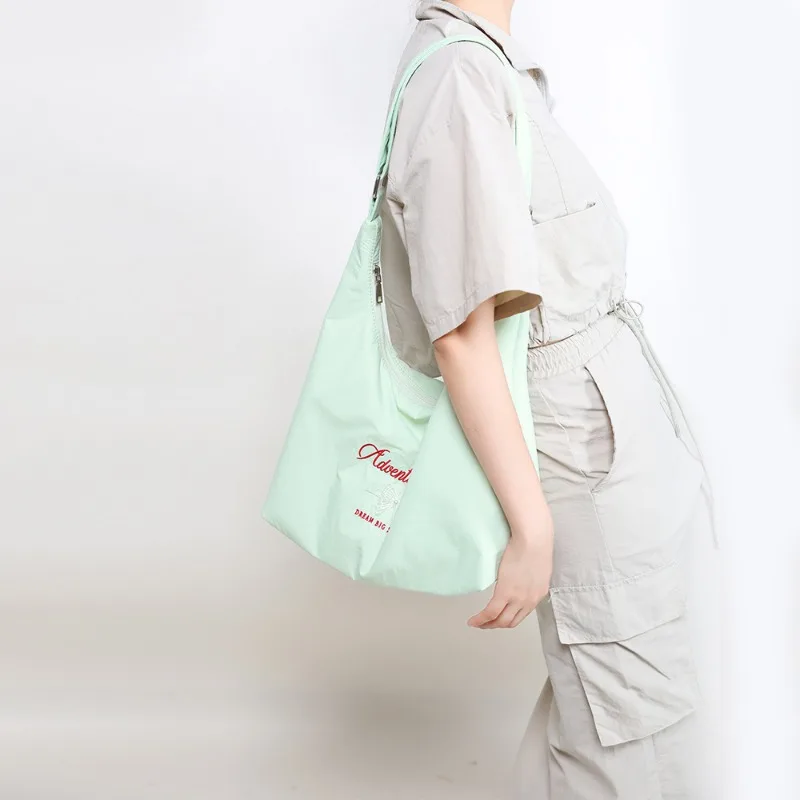 

Корейская тканевая сумка, новый нишевый дизайн, сумка для подмышек для девочек, нейлоновая сумка через плечо, большая вместительная сумка на плечо