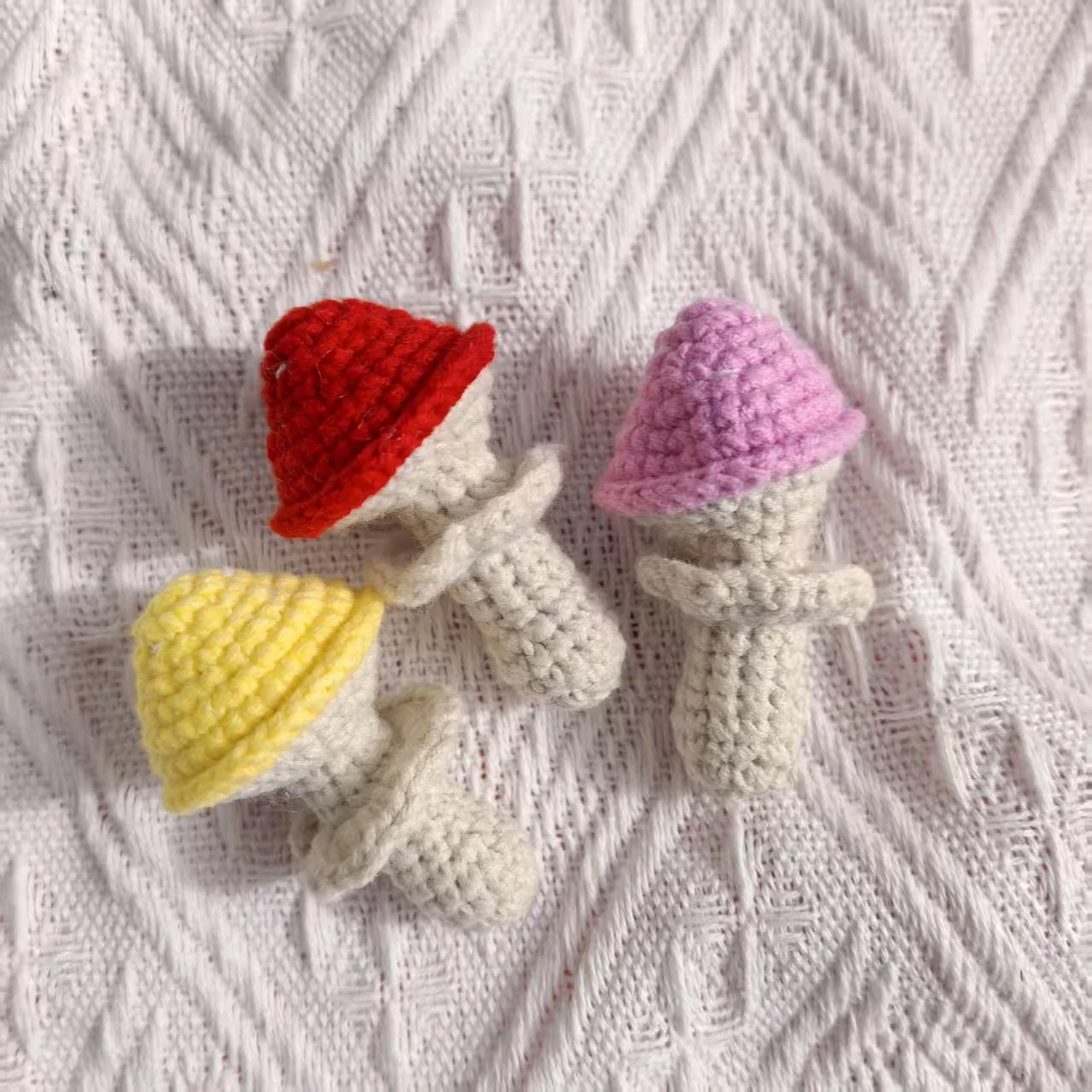 Handgemachte Pilze Niedliche Gehäkelte Pilzanhänger Gestrickte Gemüseanhänger Raumdekoration – Detail 5