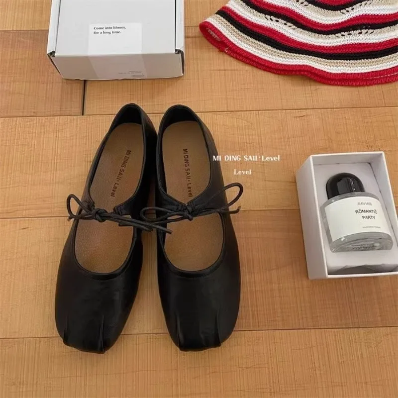 

French Vintage Round Toe Flat Bottom Ballet Shoes Women's New Spring Autumn Casual Low Heel Rubber Sole Cow Suede Lined