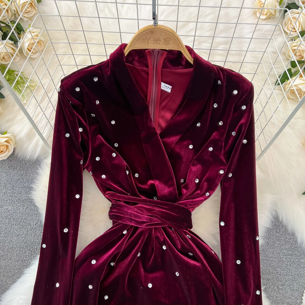 Autumn/Winter Hepburn Style Long Sleeved Diamonds Beading Long Sleeve Pencil Velvet Dress For Women Office Lady Evening Robe