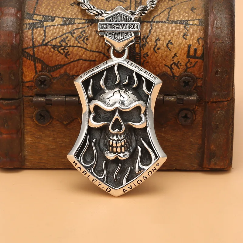 

Thai silver punk rock style retrotrendy motorcycle boy stylish skull s925 sterling silver necklace pendant