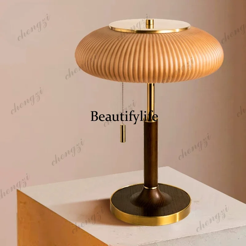 Matsutake desk lamp retro decoration bedroom bedside lamp high sense French medieval designer lamp high sense