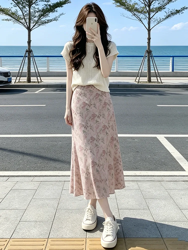 Stunning Ultra-Pretty Knitted Set Women's Pure Color Lace Texture Top Half-Skirt Fashionable Casual Style Summer Collection