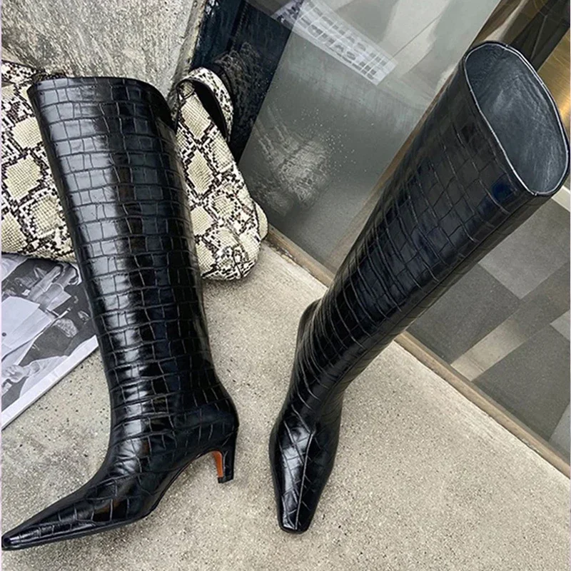 2025 جديد الشتاء تصميم الحجر الحبوب حذاء برقبة للركبة امرأة فاسق منخفضة الكعب الجوارب الطويلة الأحذية