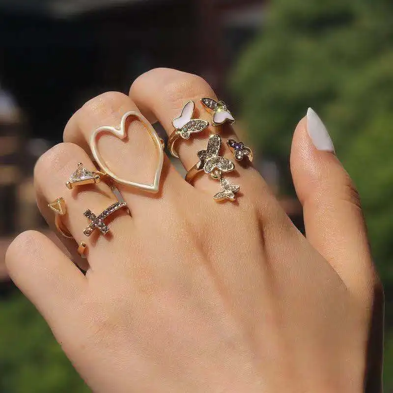 Elegant Gold Hollow Heart Open Ring Irregular Outline Adjustable Finger Ring Minimalist Stylish Jewelry For Women Office Dating