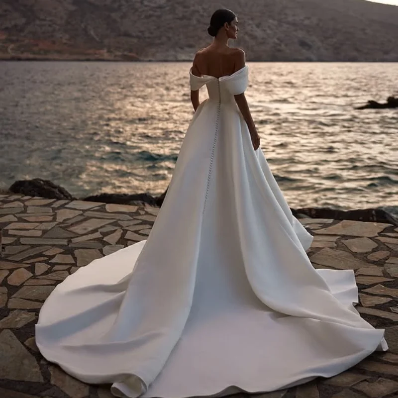تخصيص الكرة ثوب الساتان فساتين الزفاف الملكي زين ذيل طويل الطية صنع رداء دي