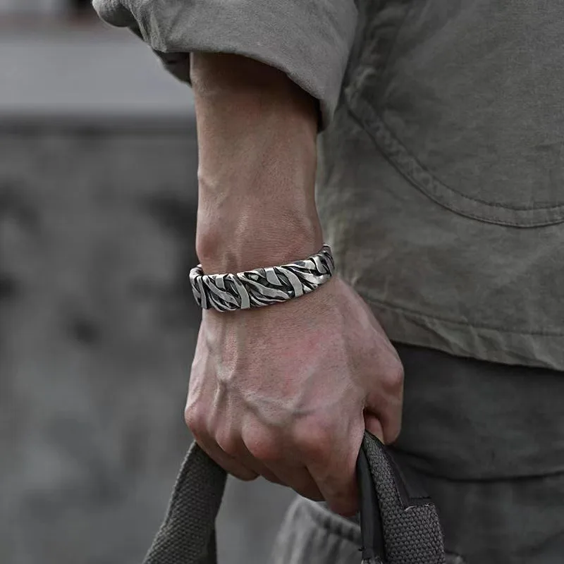 Retro Unique Woven Texture Bangle Personality Stackable Metal Bracelet Vintage Statement Jewelry for Ladies Daily Banquet Wear