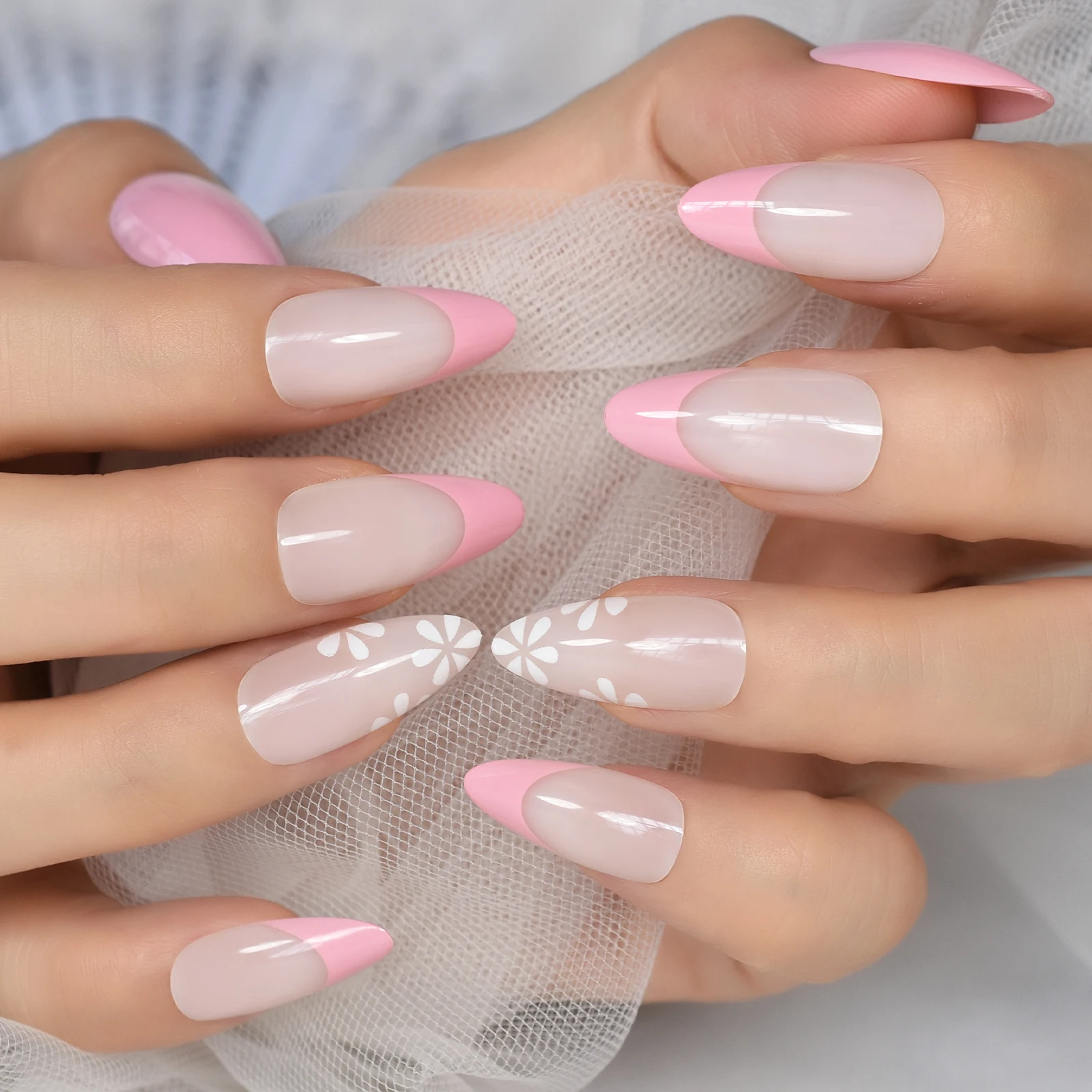 French Almond Pink Top Press On Nails With Flower Pattern Full Cover Finger Nails Średni migdałowy kształt Manicure z zakładkami