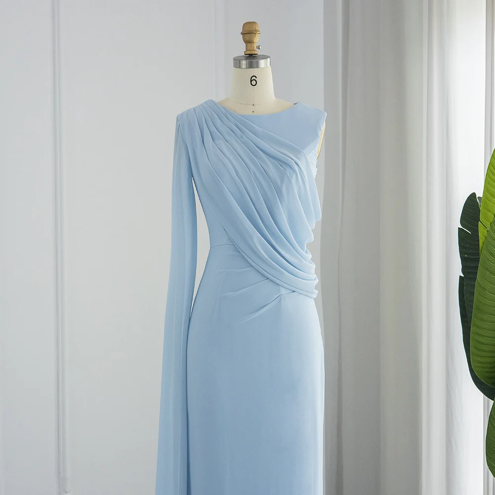 샤론은 연하늘색 아랍풍 이브닝 드레스와 깃털 망토가 있는 고급스러운 두바이 정장 파티 드레스를 여성 웨딩 SF289 맞춤 제작했습니다.