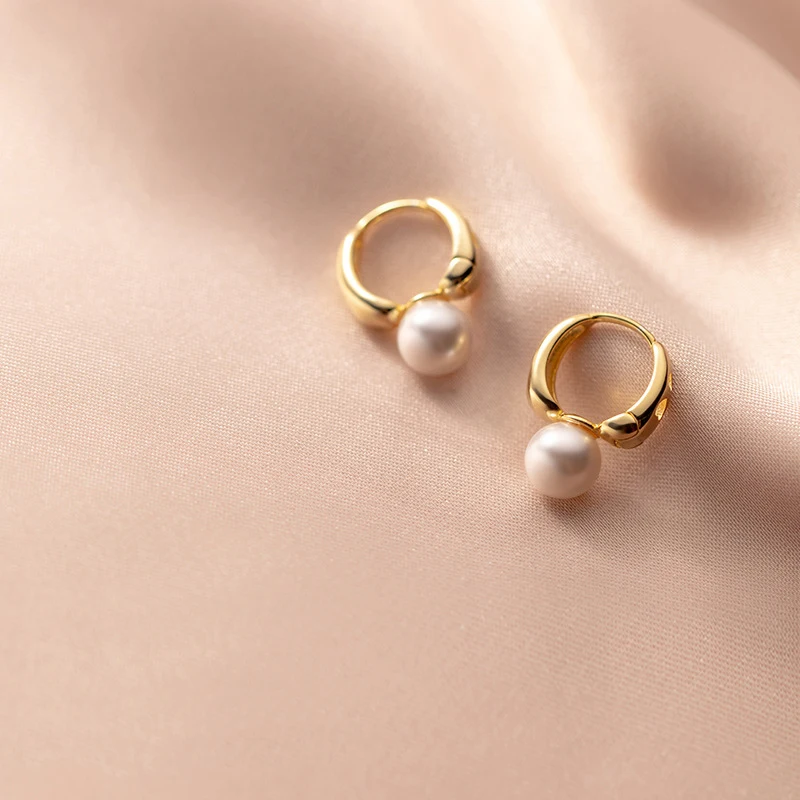 

Модные простые серьги-кольца для женщин, маленькие серьги-хагги с жемчугом, элегантные французские женские серьги, украшения для пирсинга для женщин и девушек