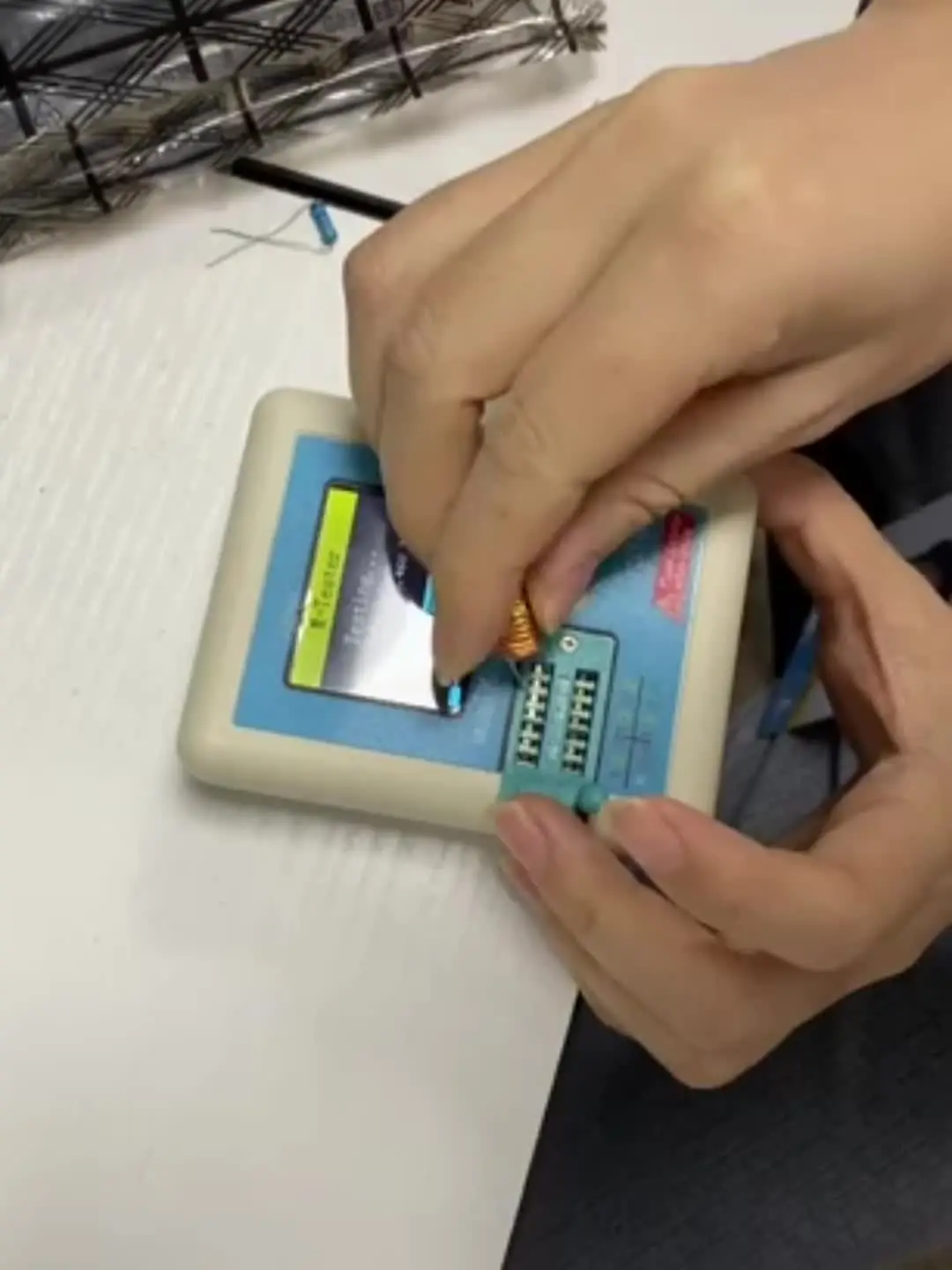 LCR-T7 Neue Transistor Tester TFT Diode Triode Kapazität Meter LCR ESR Meter NPN PNP MOSFET IR Multifunktions Tester Multimeter