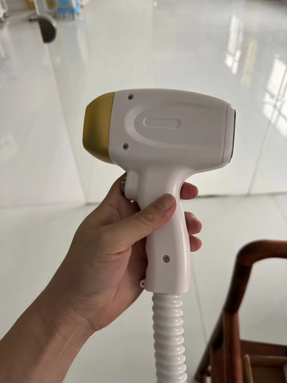 

2000W 4-Wave Diode Laser 755-1064nm Ice Cooling Tech Salon/Home Dual Mode Hair Management CE Safe