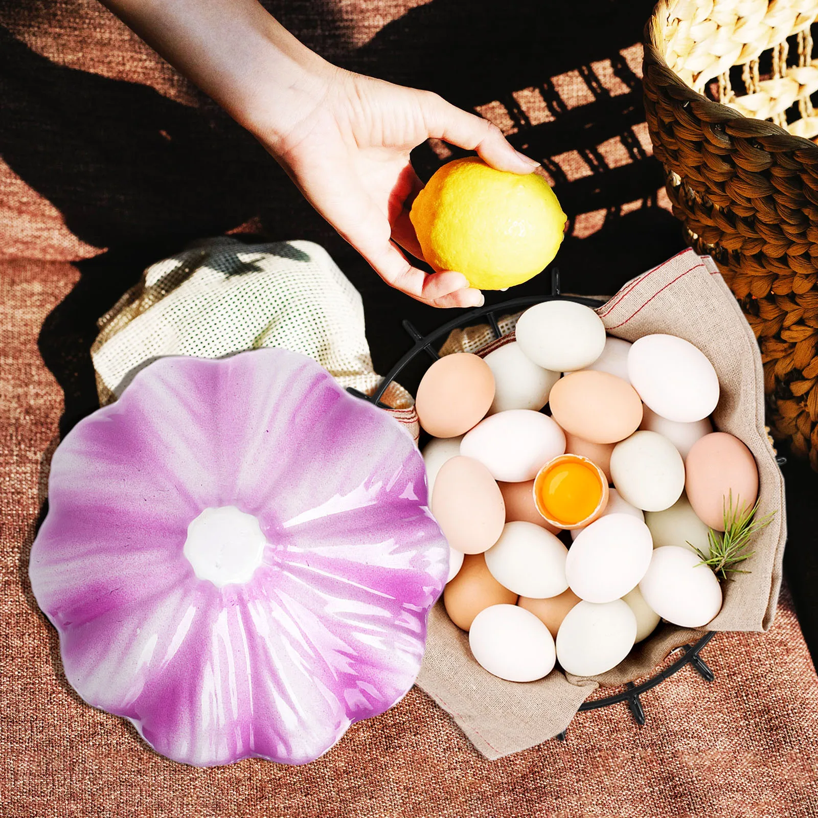 

1 Set Kitchen Storage Basket Creative Egg Basket Ginger Garlic Holder Multi-Functional Iron Ceramic Storage Organizer for Eggs