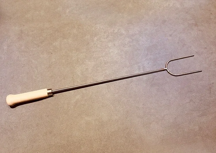 Extended U-shaped shovel stainless steel enamel special wooden handle anti-scalding and heat insulation does not require gloves